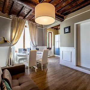 Florentine Experience In Santa Croce Firenze
